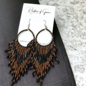 Boho Bliss: Black and Gold Beaded Dangle Earrings to Dazzle Your Style! NWT